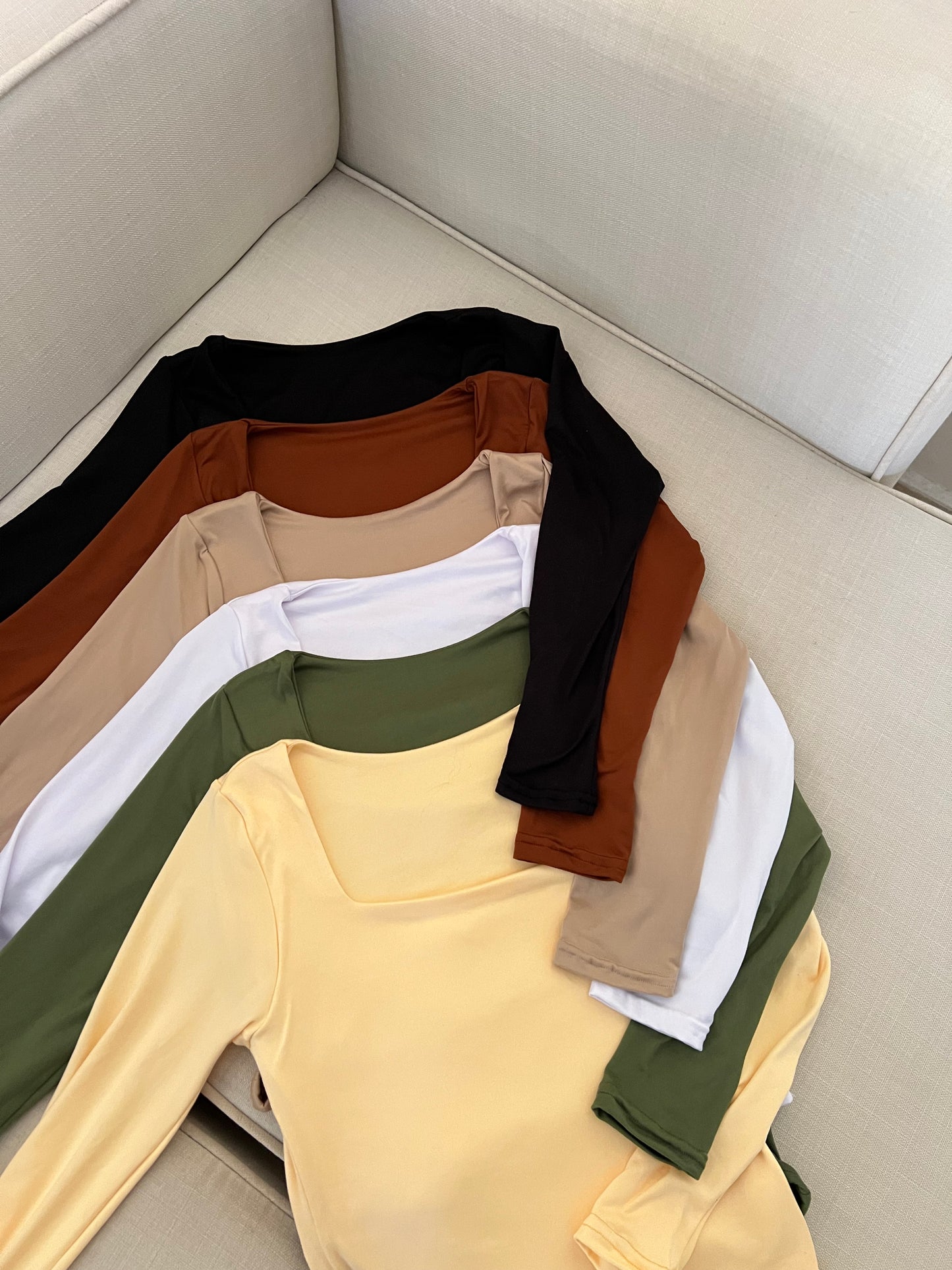 Top básico | escote cuadrado | mangas largas