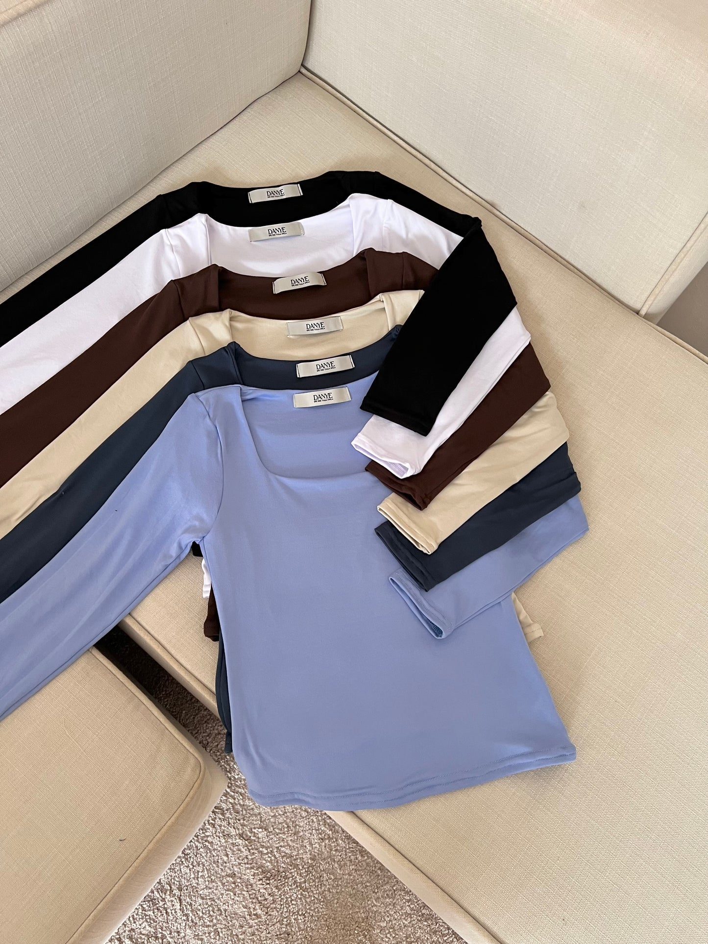 Basic Top | escote cuadrado | mangas largas