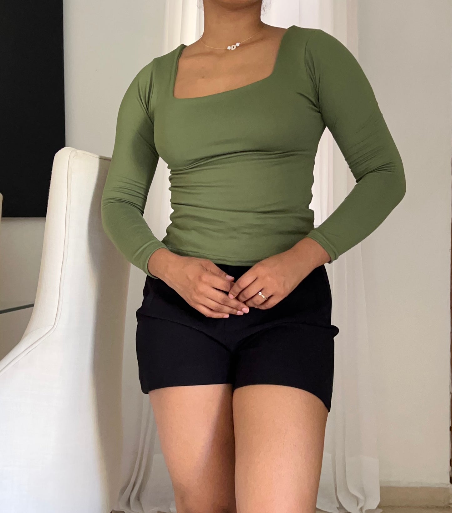 Top básico | escote cuadrado | mangas largas