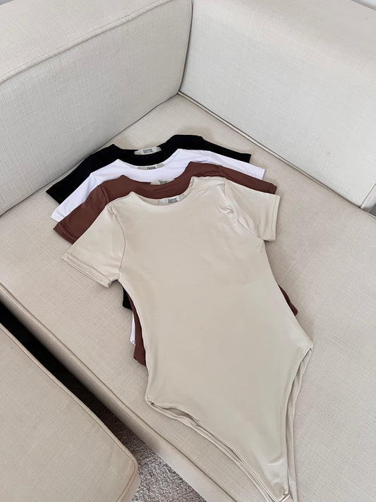 Mangas cortas | escote redondo | Bodysuit