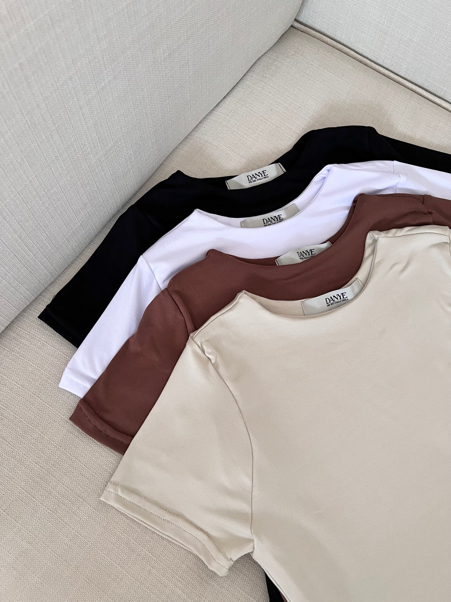 Mangas cortas | escote redondo | Bodysuit