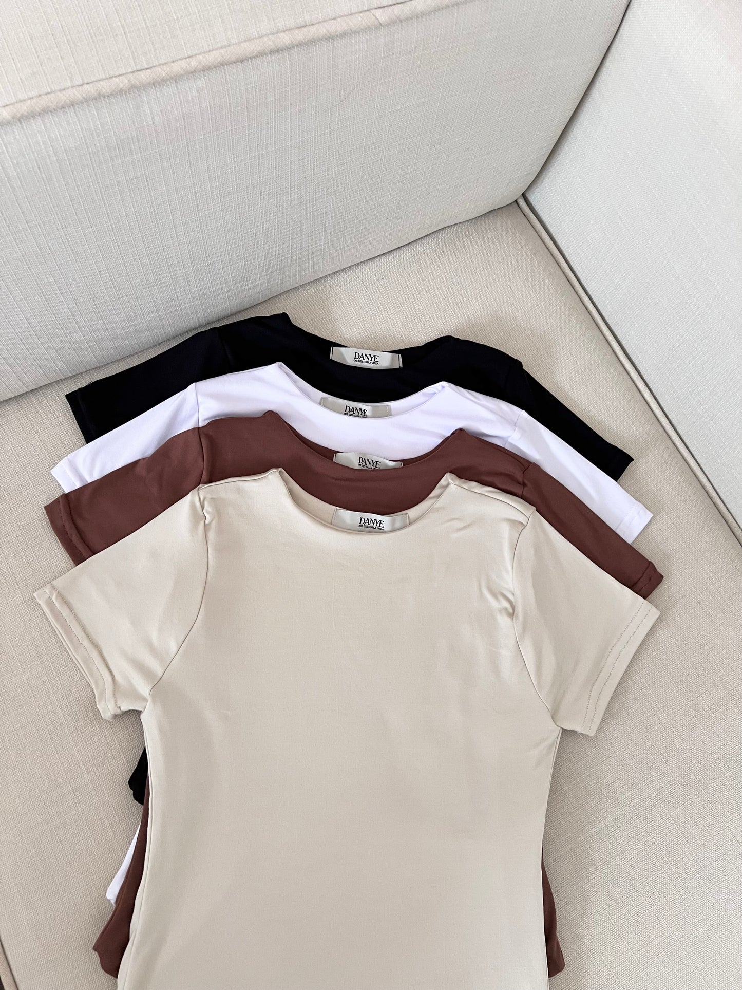 Mangas cortas | escote redondo | Bodysuit