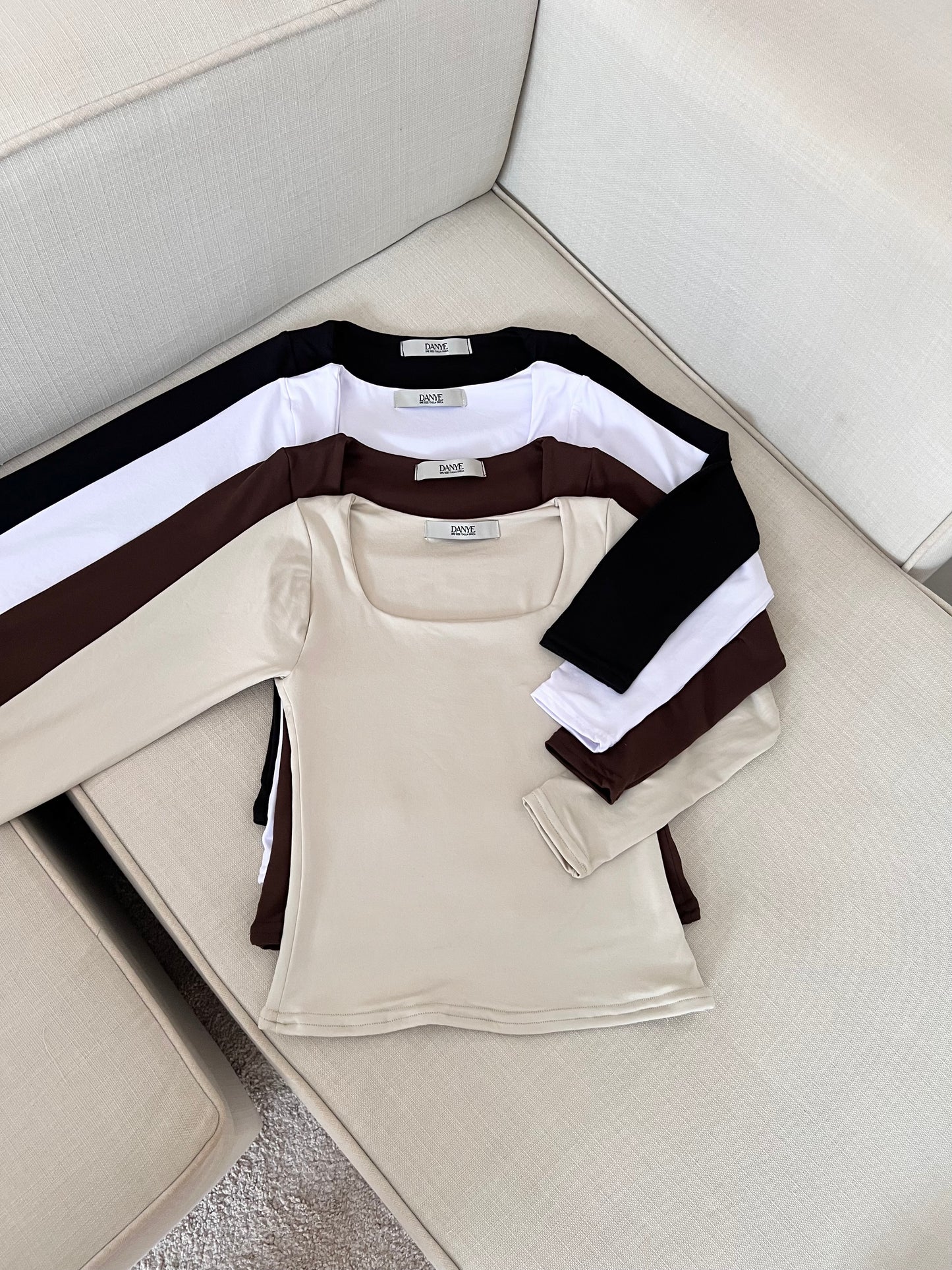 Basic Top | escote cuadrado | mangas largas